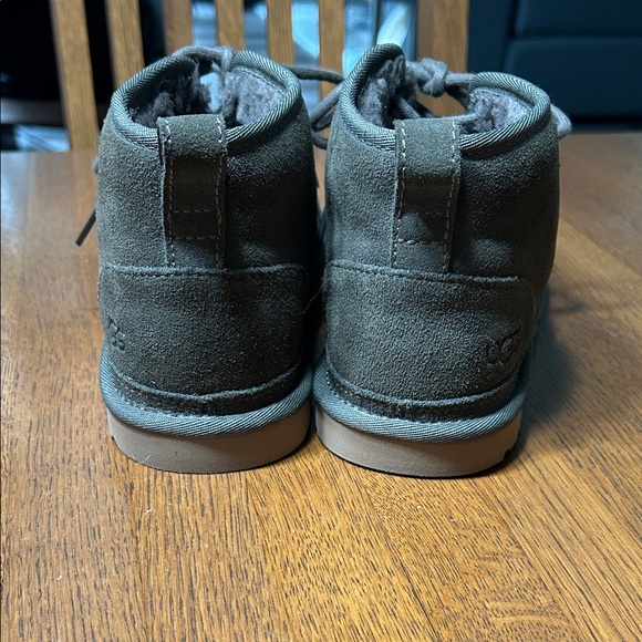 UGG Women’s Neumel Taupe Suede Chukka Boots Size 7 - Picture 3 of 12